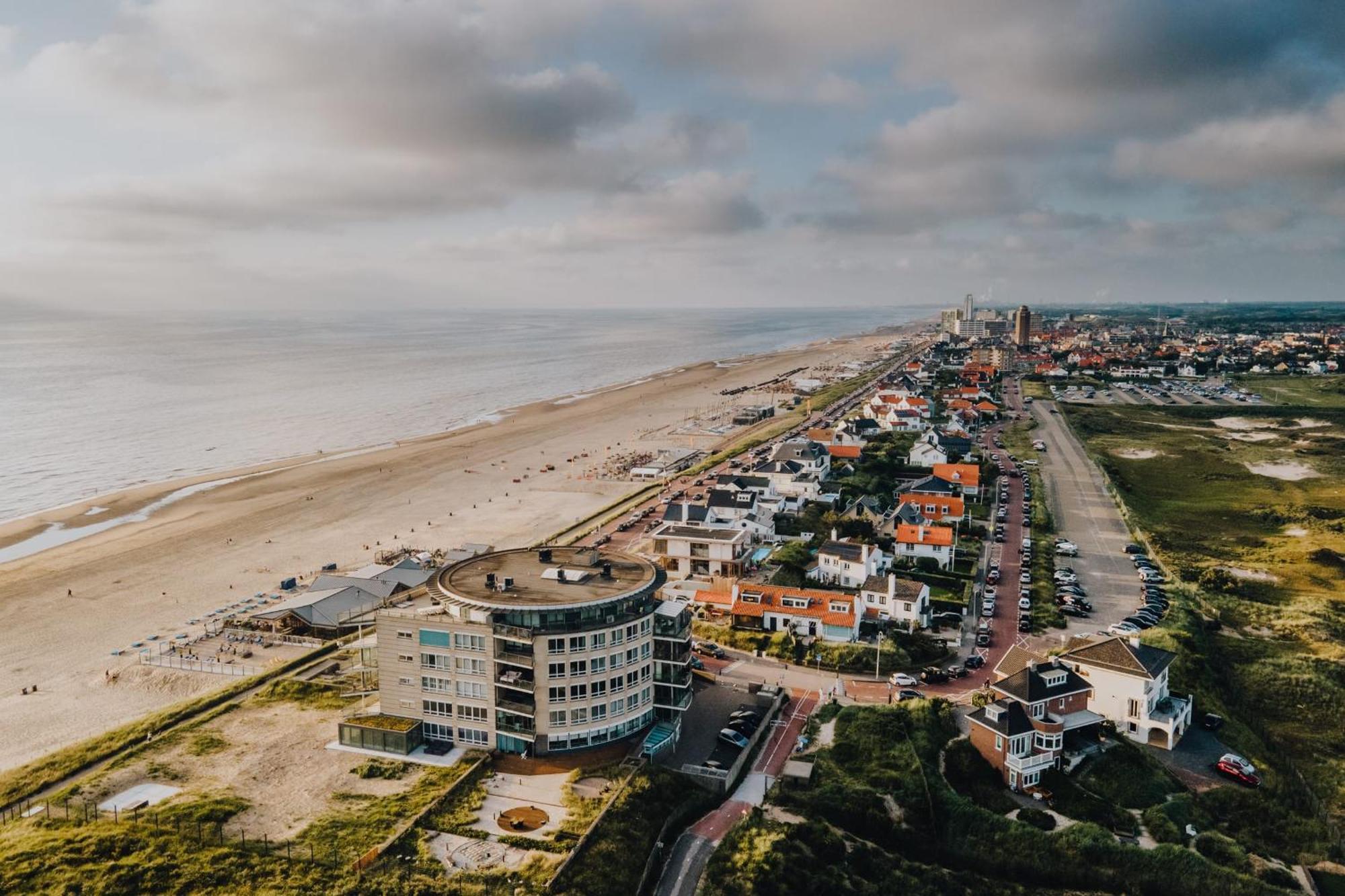 View With A Room Zandvoort With Private Parking Bagian luar foto