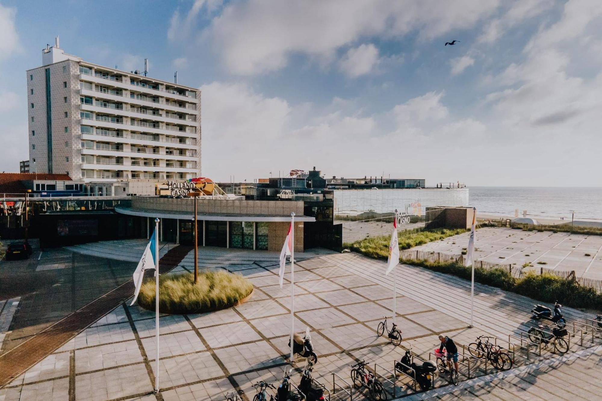 View With A Room Zandvoort With Private Parking Bagian luar foto
