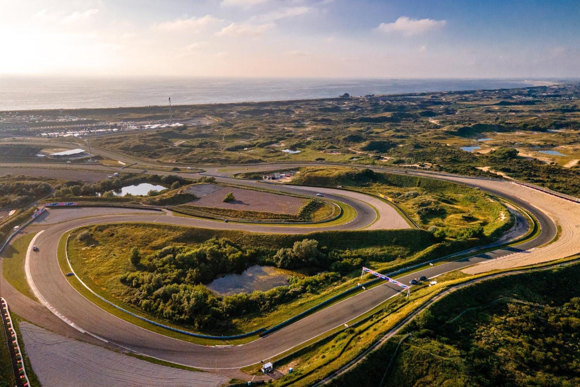 View With A Room Zandvoort With Private Parking Bagian luar foto